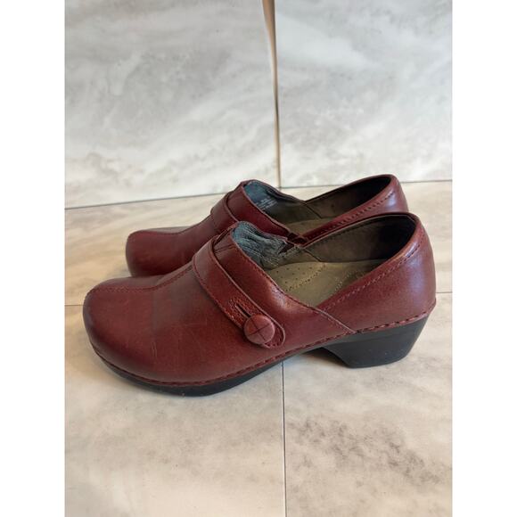 Dansko Womens Clogs Red Leather Slip On Casual Round Toe Block Heels Size 6.5-7 - Picture 3 of 7